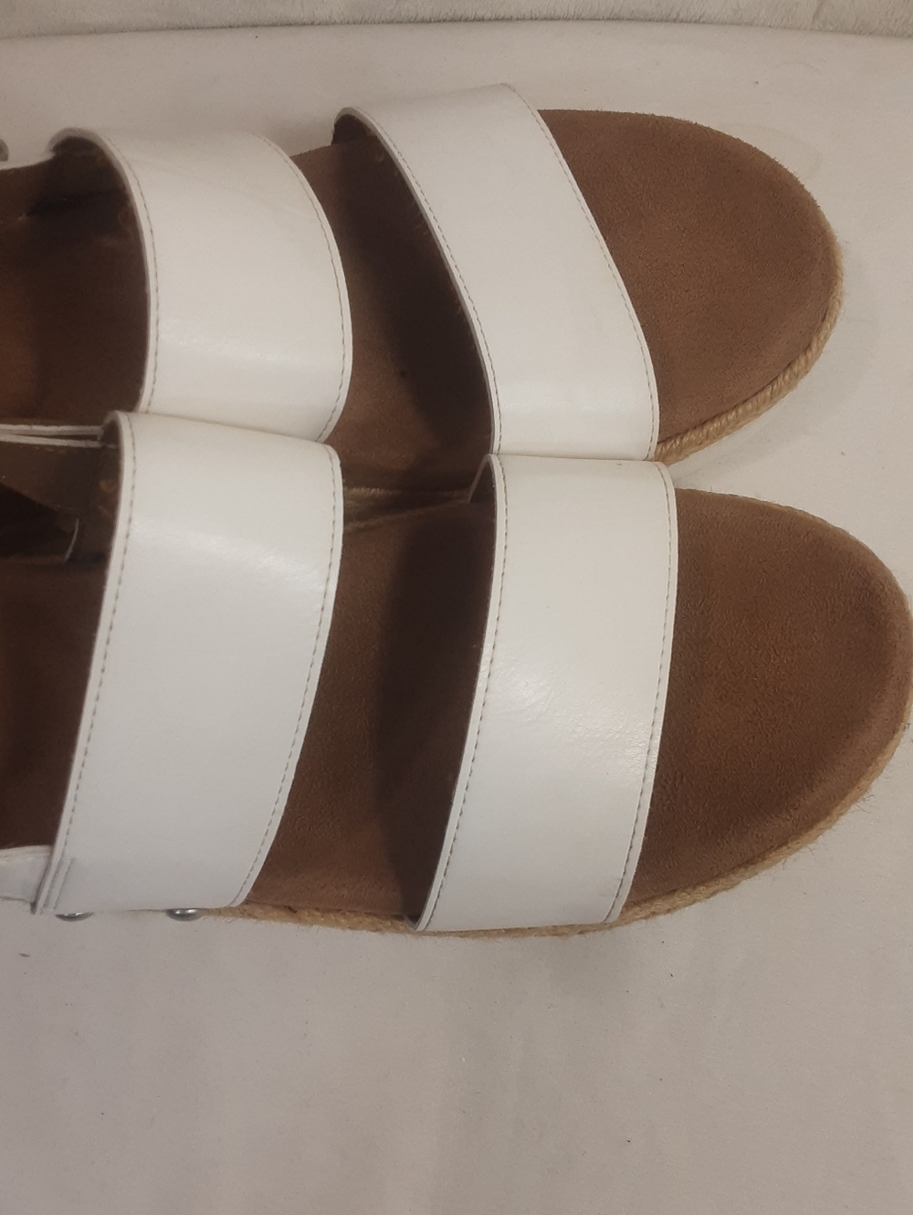 Time & Tru Sandals - Picture 3 of 8
